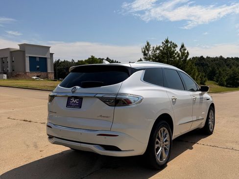 Used 2023 Buick Enclave Avenir w/ Avenir Technology Package FWD image 5