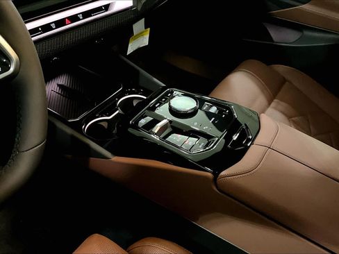 New 2027 BMW 550e xDrive w/ Premium Package AWD/4WD image 10