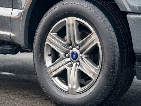 Used 2018 Ford F150 Lariat w/ Equipment Group 502A Luxury image 7