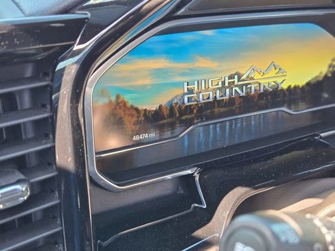Used 2022 Chevrolet Silverado 1500 High Country w/ High Country Premium Package AWD/4WD image 7