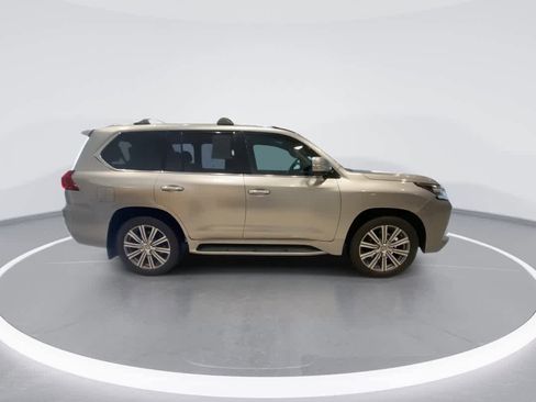 Used 2017 Lexus LX 570 4WD w/ Luxury Package image 9