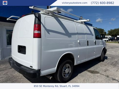 Used 2017 Chevrolet Express 2500 RWD image 3