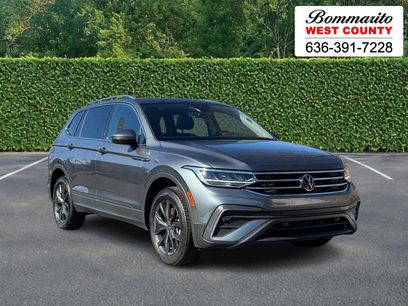Used 2023 Volkswagen Tiguan SE w/ Panoramic Sunroof Package