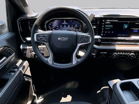 Used 2025 Chevrolet Silverado 2500 LT w/ Trail Boss Package AWD/4WD image 6