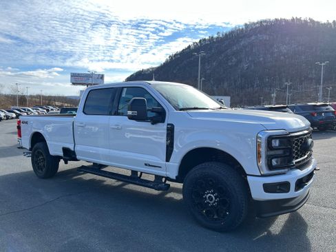 New 2026 Ford F250 XLT w/ XLT Premium Package image 3