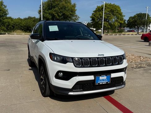 Used 2025 Jeep Compass Limited AWD/4WD image 8