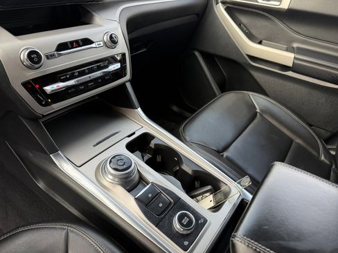 Used 2023 Ford Explorer XLT w/ Equipment Group 202A image 13