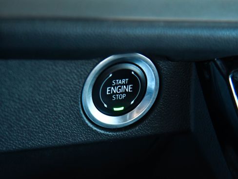 Used 2024 Chevrolet Traverse LT image 35