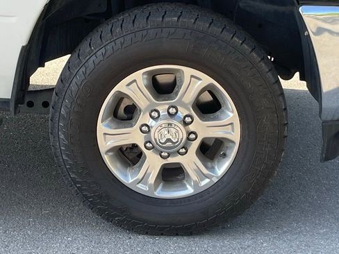 Used 2024 RAM 2500 Big Horn image 33