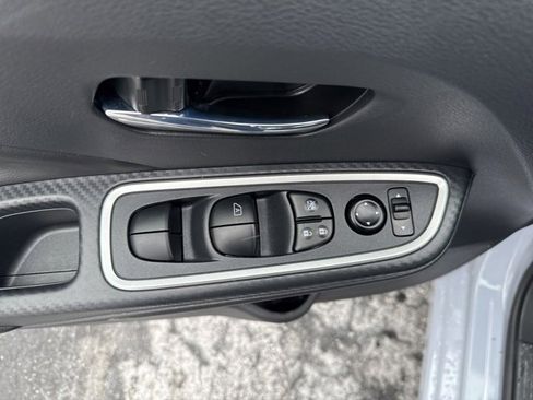 Used 2025 Nissan Versa SR w/ Trunk Package image 16