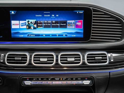 Used 2025 Mercedes-Benz GLS 450 4MATIC image 13