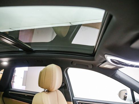 Certified 2023 Porsche Macan AWD/4WD image 21