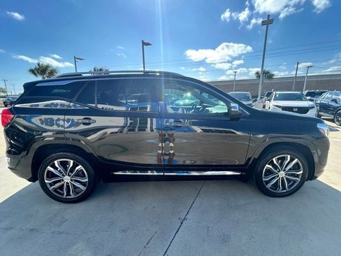 Used 2019 GMC Terrain Denali w/ Advanced Safety Package FWD image 4