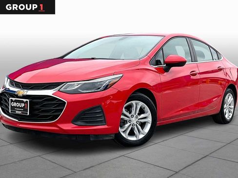 Used 2019 Chevrolet Cruze LT w/ Convenience Package image 1