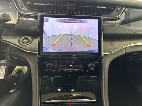 Used 2023 Jeep Grand Cherokee 4WD 4xe image 22