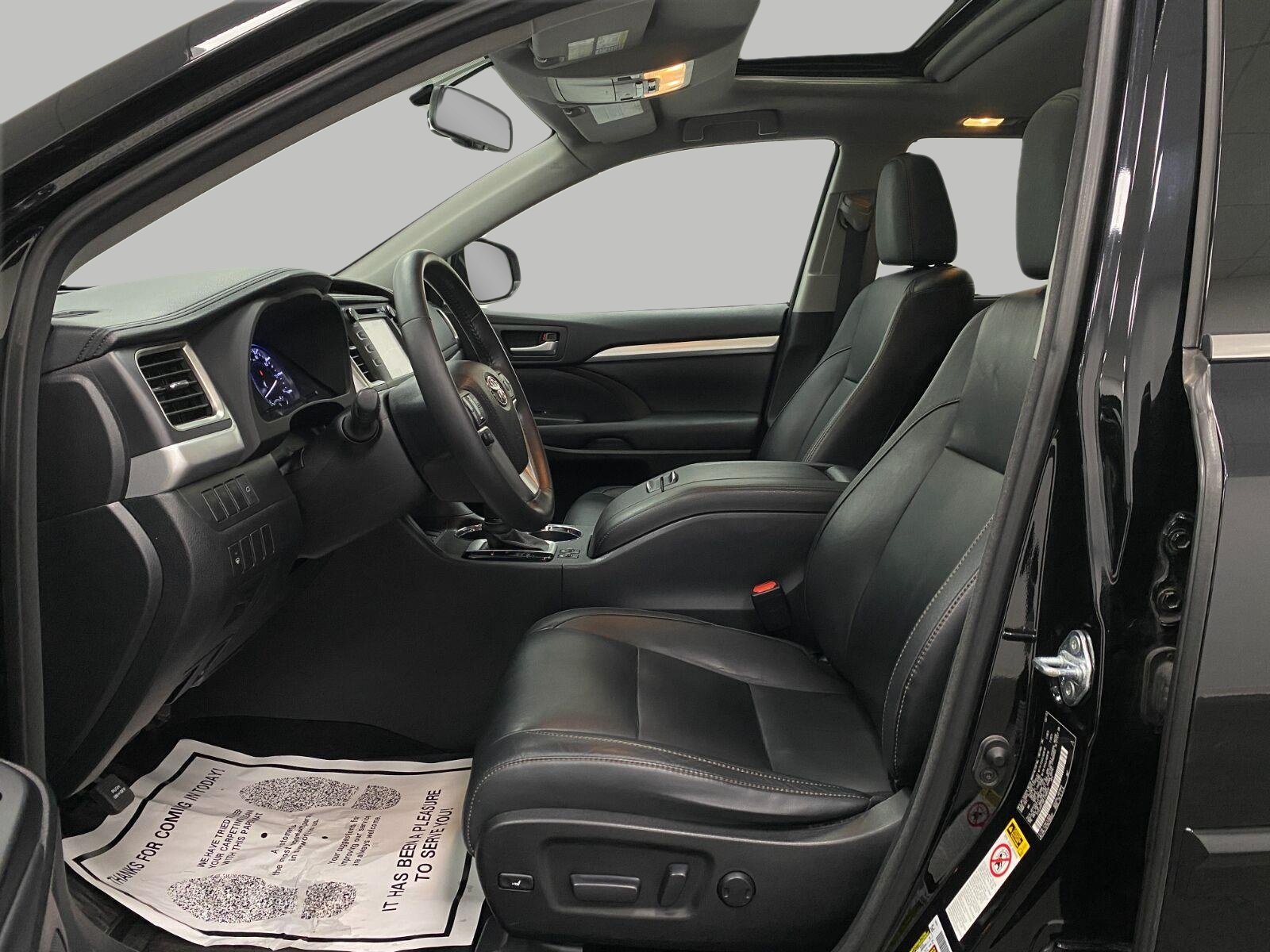 Used 2015 Toyota Highlander XLE AWD/4WD image 28