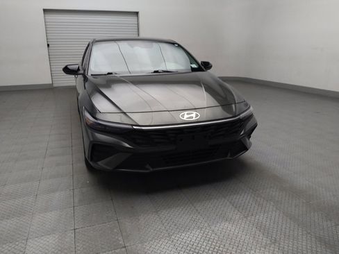 Used 2025 Hyundai Elantra Sport image 14