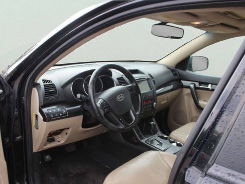 Used 2012 Kia Sorento EX w/ EX V6 Premium Pkg AWD/4WD image 10