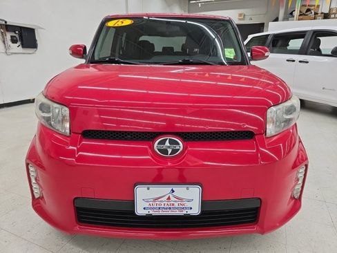 Used 2015 Scion xB FWD image 2