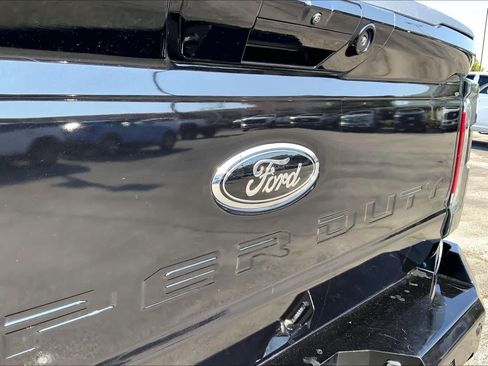 Used 2023 Ford F350 Lariat w/ Lariat Ultimate Package AWD/4WD image 10