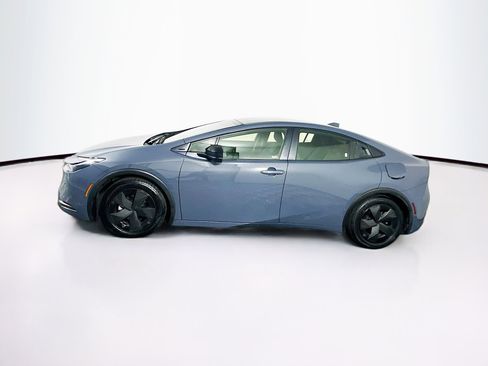 Used 2024 Toyota Prius LE image 4