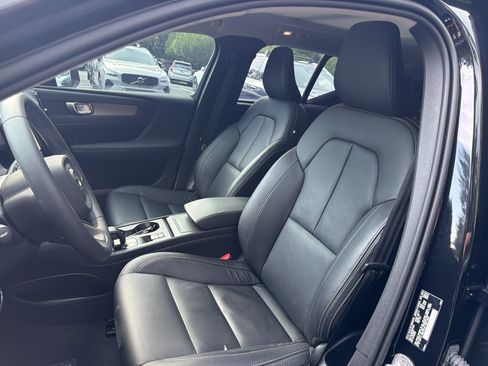 Certified 2024 Volvo XC40 B5 Core w/ Protection Package Premier AWD/4WD image 16