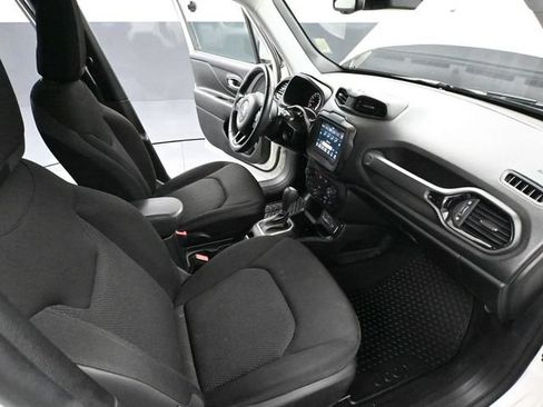 Used 2020 Jeep Renegade Altitude FWD image 44