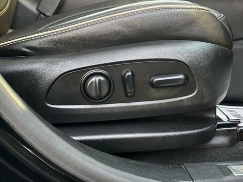 Used 2018 GMC Acadia Denali image 32