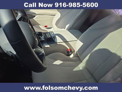 Used 2024 Mercedes-Benz CLE 300 4MATIC Cabriolet image 2