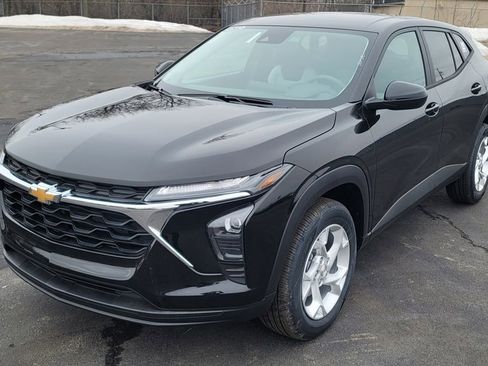 New 2026 Chevrolet Trax LS w/ LS Convenience Package image 3