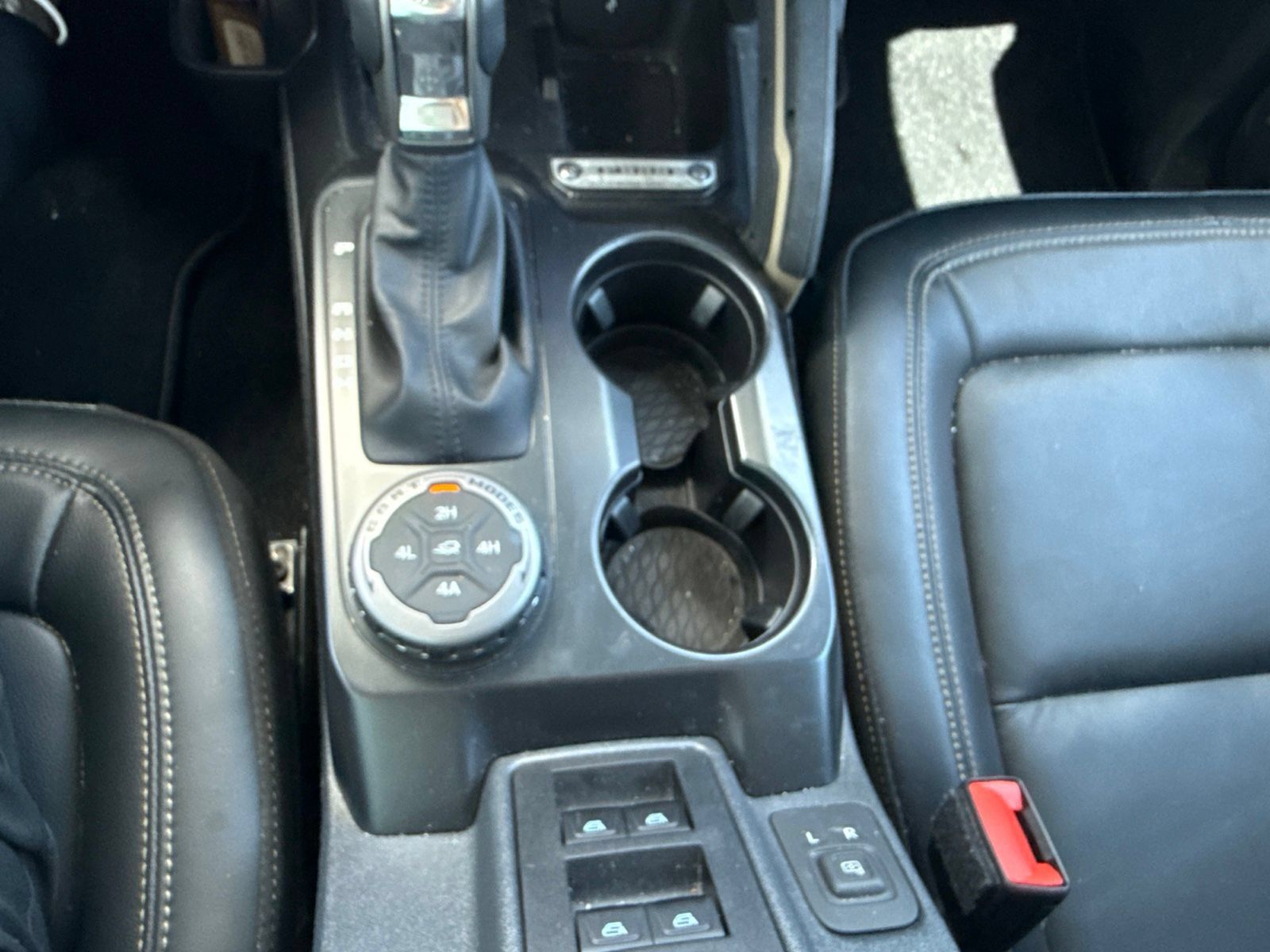 Used 2025 Ford Bronco Badlands AWD/4WD image 10