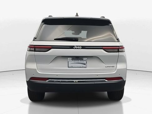 Used 2024 Jeep Grand Cherokee Limited image 8