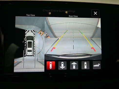 Used 2022 Chrysler Pacifica Touring-L w/ Uconnect Theater Family Group FWD image 16