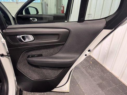 Used 2022 Volvo C40 P8 Recharge Ultimate image 28