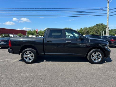 Used 2017 RAM 1500 Express w/ Black Ram 1500 Express Group AWD/4WD image 4