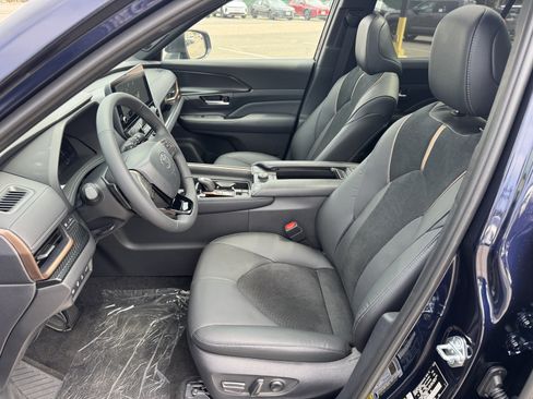 New 2026 Toyota Grand Highlander AWD Hybrid image 2