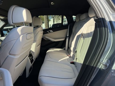 Certified 2025 BMW X6 M60i AWD/4WD image 31