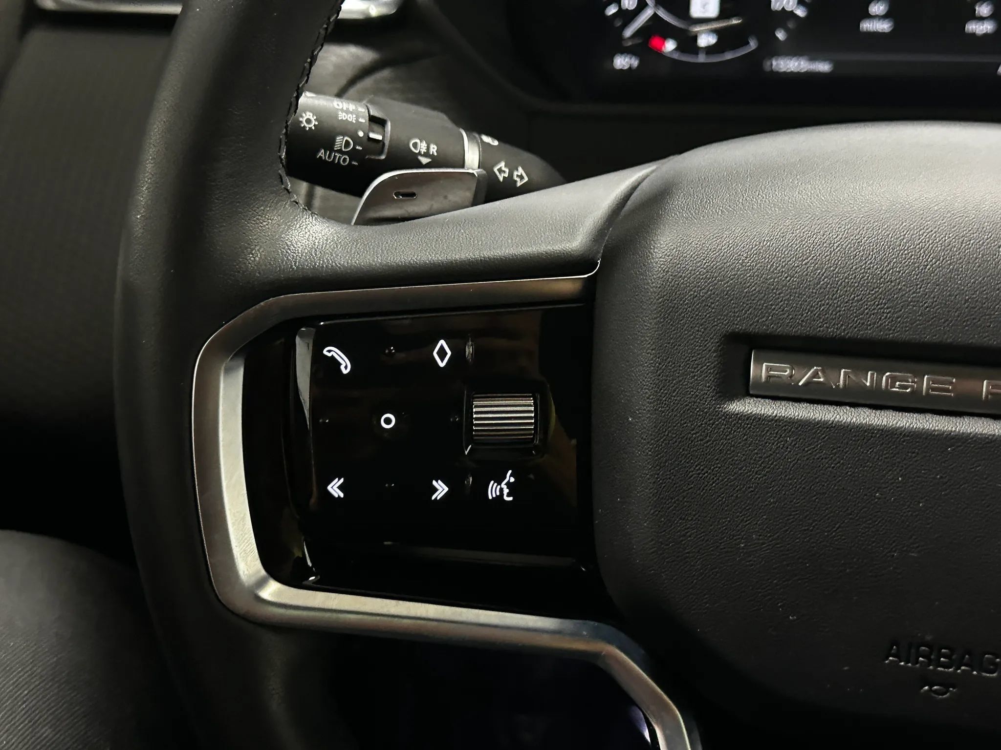 Used 2023 Land Rover Range Rover Velar S AWD/4WD image 30