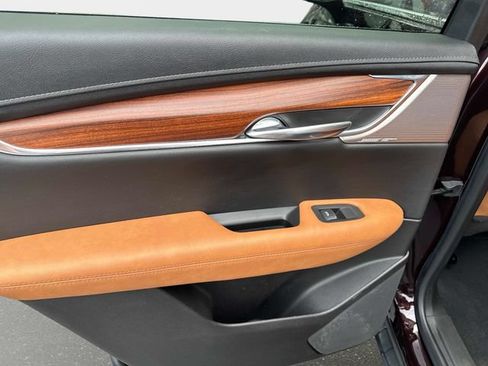 Used 2021 Cadillac XT5 Premium Luxury FWD image 10