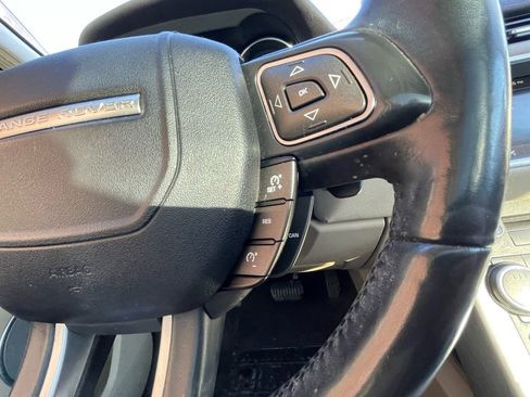 Used 2017 Land Rover Range Rover Evoque SE Premium image 14