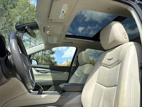 Used 2018 Cadillac XT5 Luxury w/ Driver Awareness Package image 16