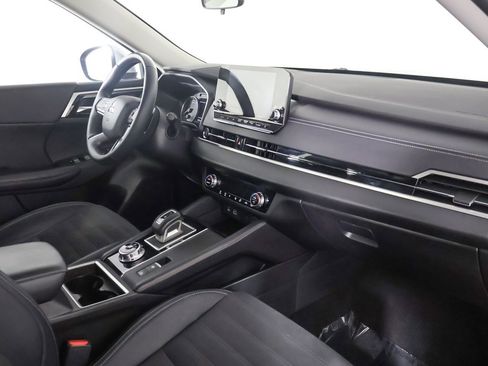 Used 2024 Mitsubishi Outlander SE image 29