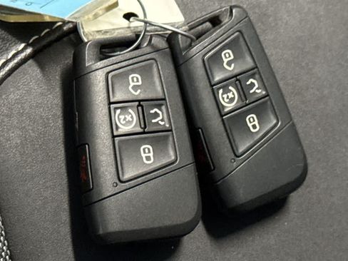Certified 2022 Volkswagen Taos SE FWD image 28