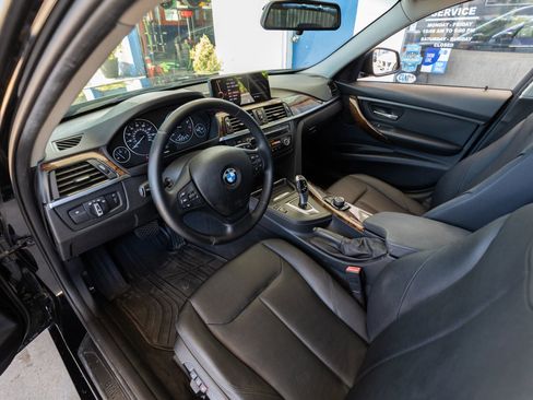 Used 2014 BMW 320i Sedan RWD image 18