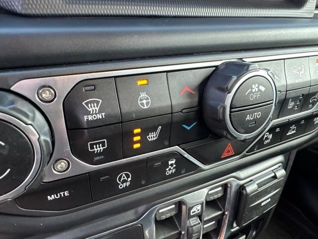 Used 2023 Jeep Gladiator Overland AWD/4WD image 12