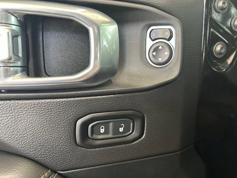 Used 2021 Jeep Wrangler Unlimited Rubicon AWD/4WD image 46
