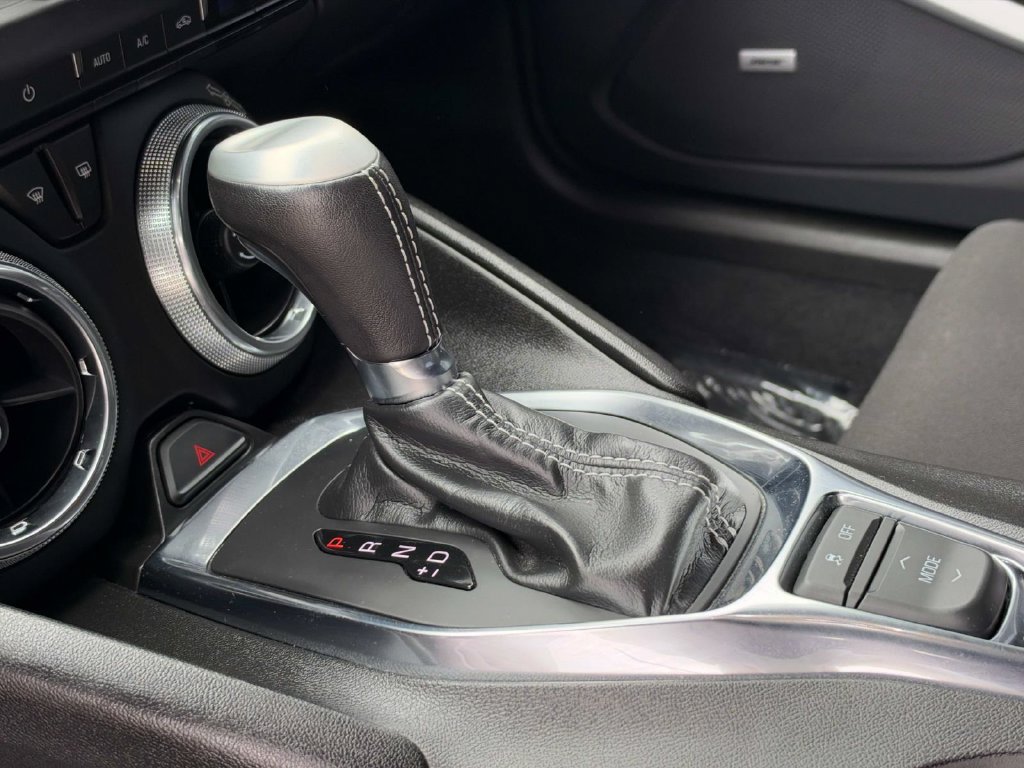 Used 2022 Chevrolet Camaro LT w/ Technology Package RWD image 16