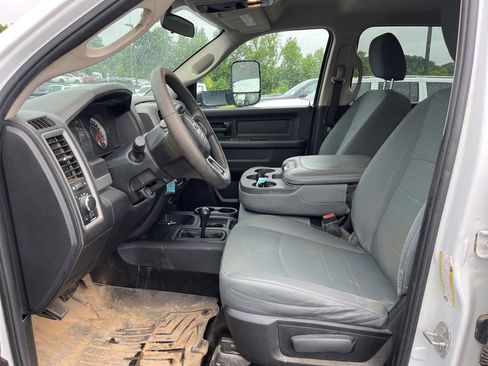 Used 2018 RAM 2500 Tradesman w/ Chrome Appearance Group AWD/4WD image 5