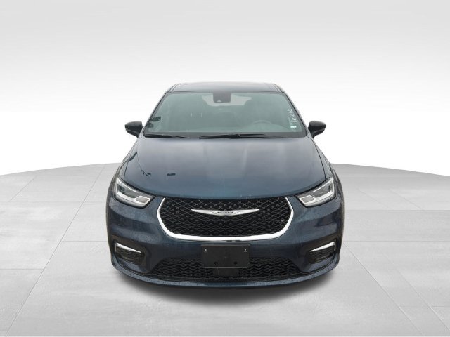 Used 2025 Chrysler Pacifica Select FWD image 4