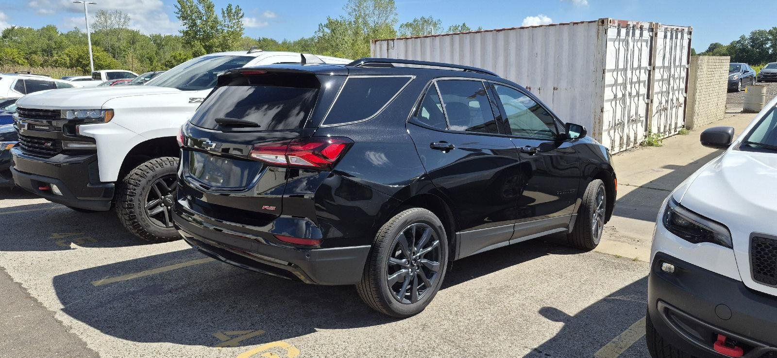 Used 2024 Chevrolet Equinox RS w/ LPO, Floor Liner Package FWD image 3